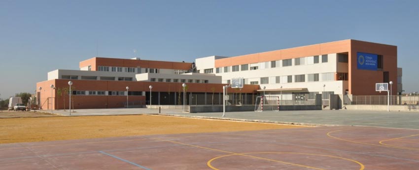 Colegios Adharaz y Altasierra de Espartinas en Sevilla