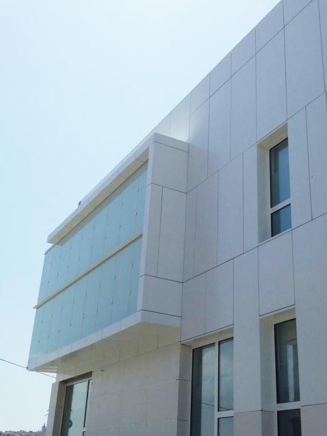 fachada ventilada de panel composite en toledo